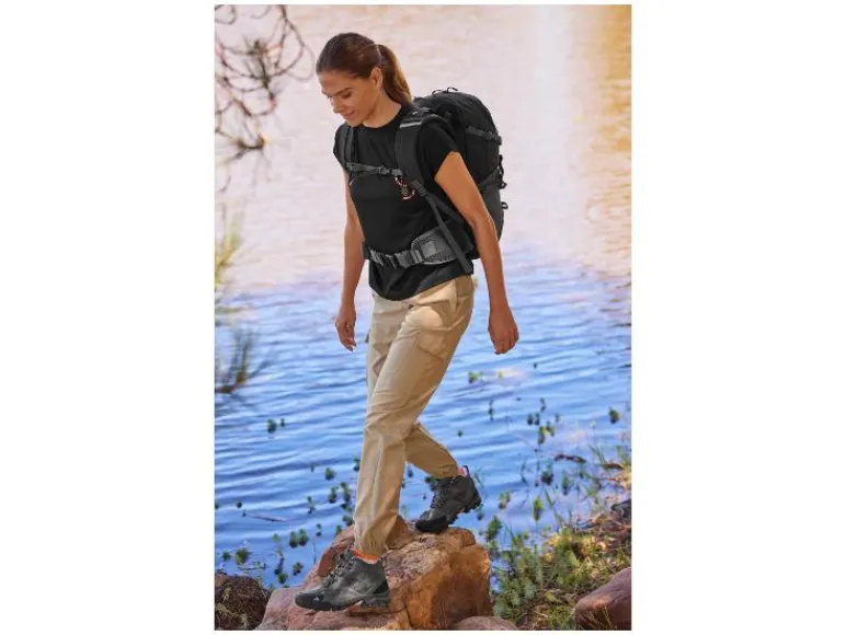 2 dames sportshirts<CRIVIT New