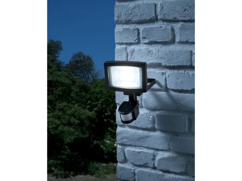 Buitenlamp met sensor<LIVARNO® Online