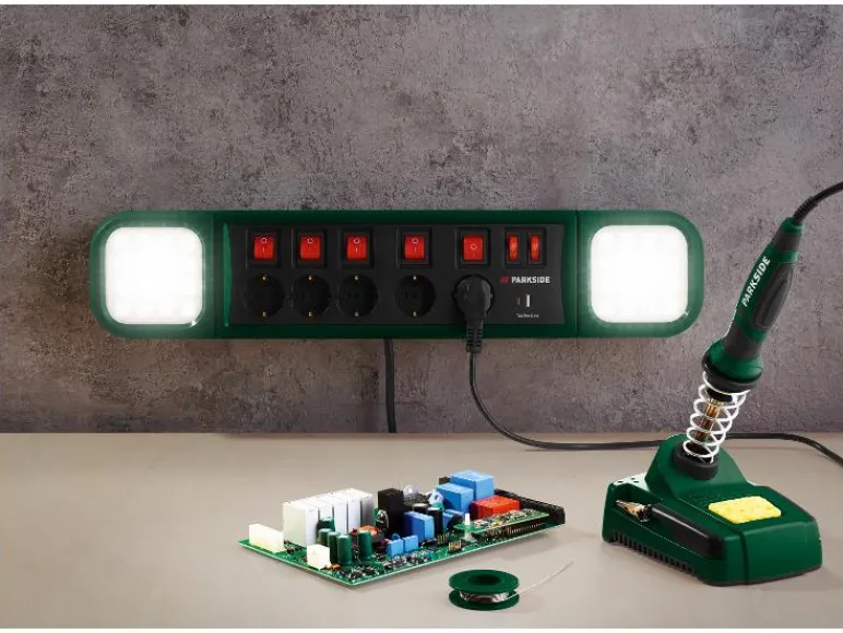 LED-werklamp met stekkerdoos<PARKSIDE®